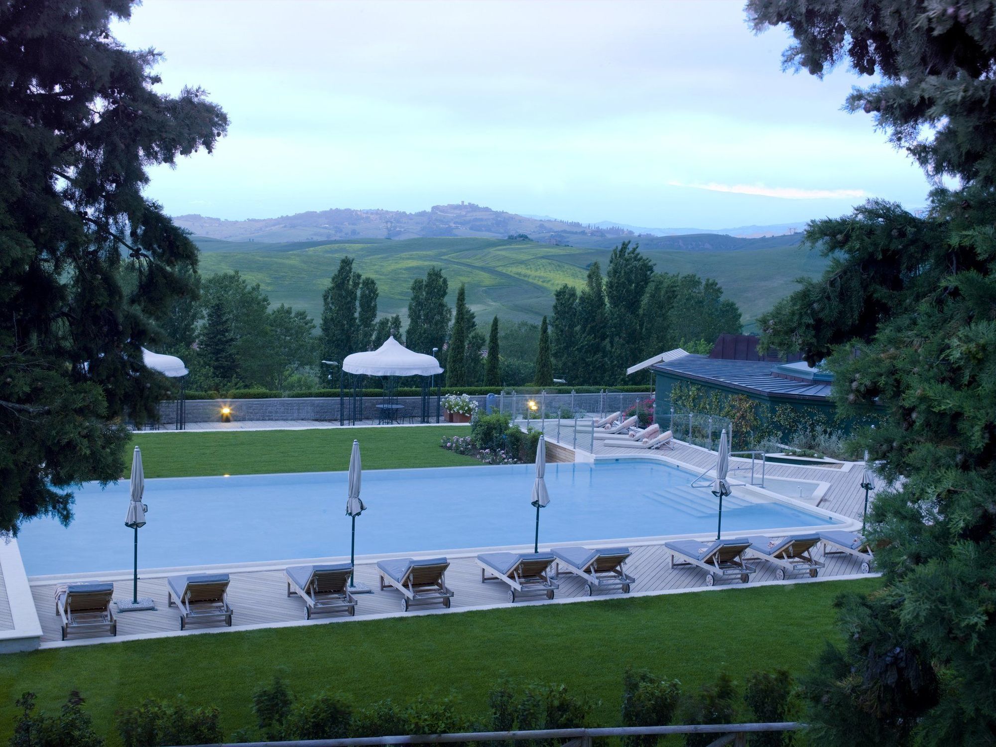 Fonteverde Lifestyle & Thermal Retreat - The Leading Hotels Of The World サン・カシャーノ・デイ・バーニ 設備 写真 The swimming pool at the hotel